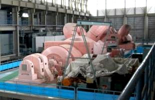 撤去前のタービン発電機