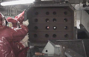 燃料分離設備フィルタ撤去作業